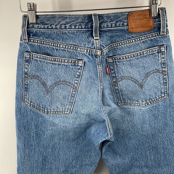 LEVI’S wedgie Jeans light distressed frayed hems button fly y2k sz 26 - Picture 13 of 16